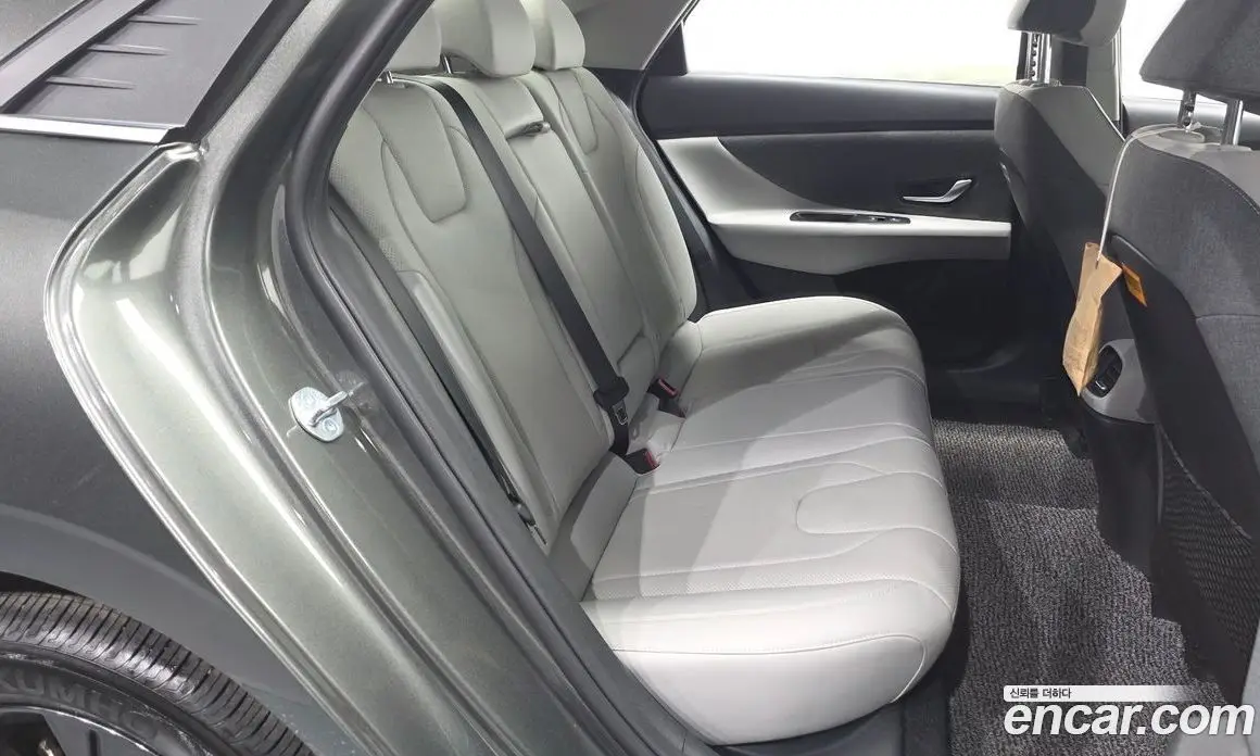 Hyundai Avante 2023 1.6 автомат (гидро), фото 17