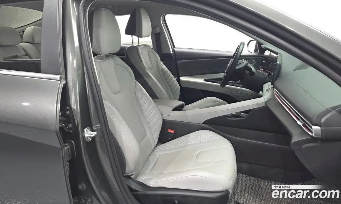 Hyundai Avante 2023 1.6 автомат (гидро), фото 18
