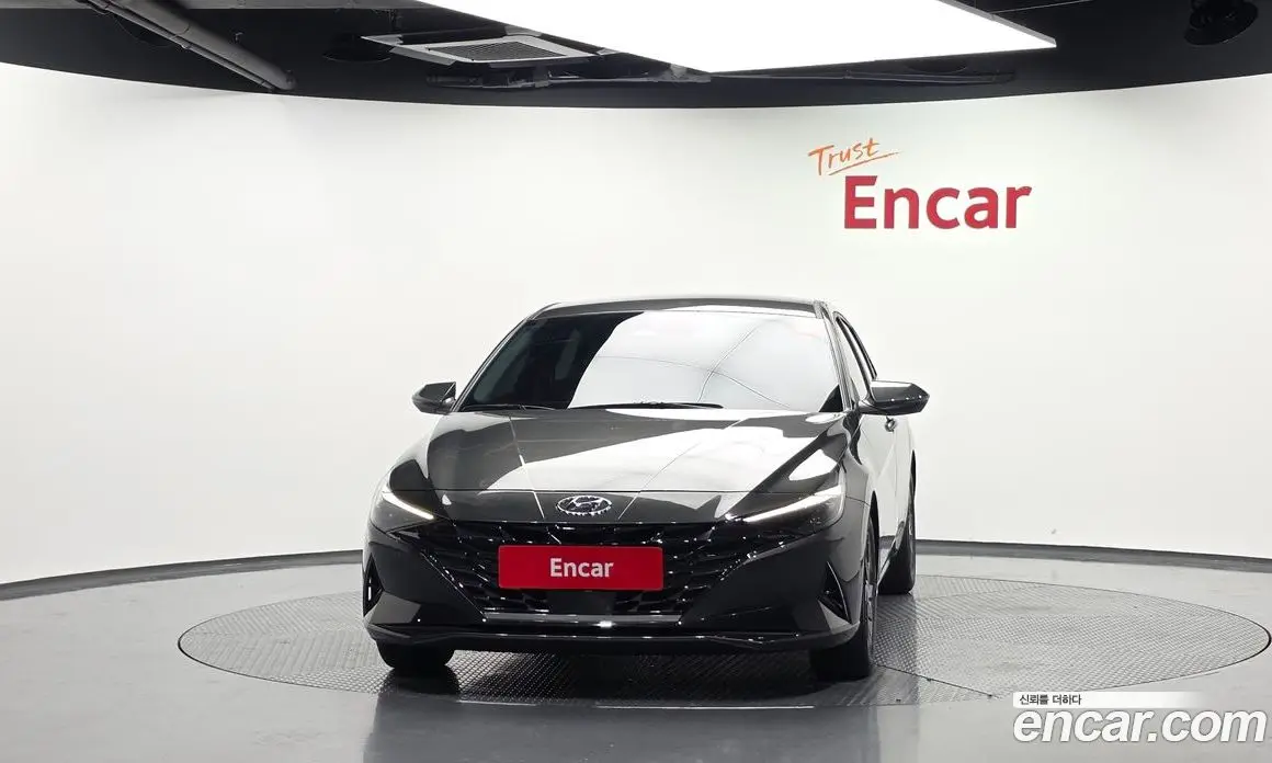 Hyundai Avante 2023 1.6 автомат (гидро), фото 3