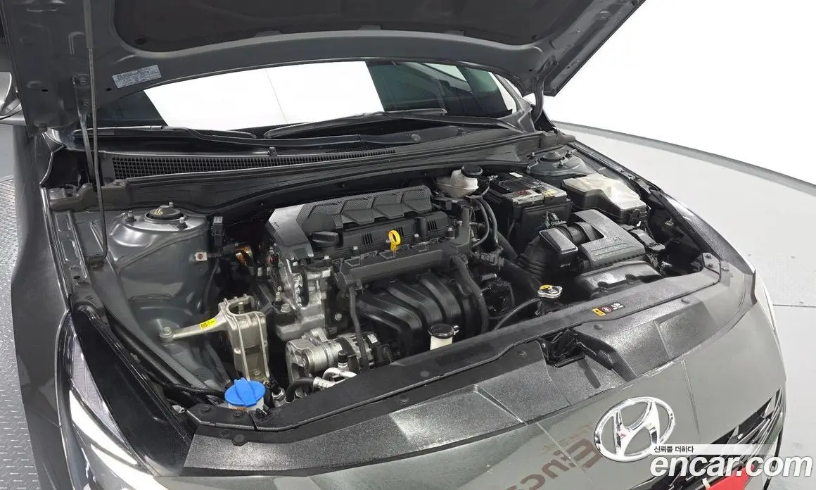 Hyundai Avante 2023 1.6 автомат (гидро), фото 6