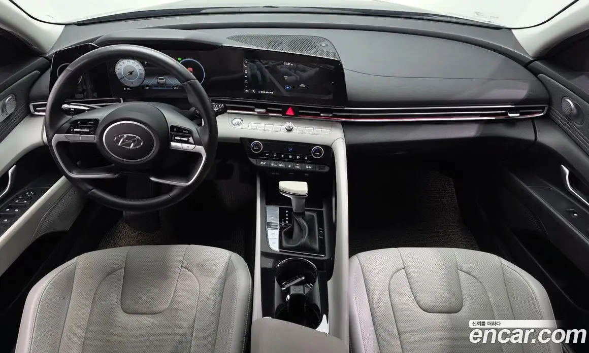 Hyundai Avante 2023 1.6 автомат (гидро), фото 10