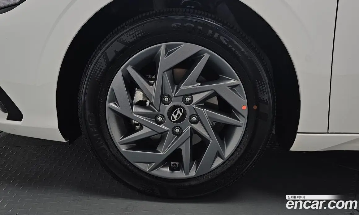 Hyundai Avante 2025 1.6 автомат (гидро), фото 4
