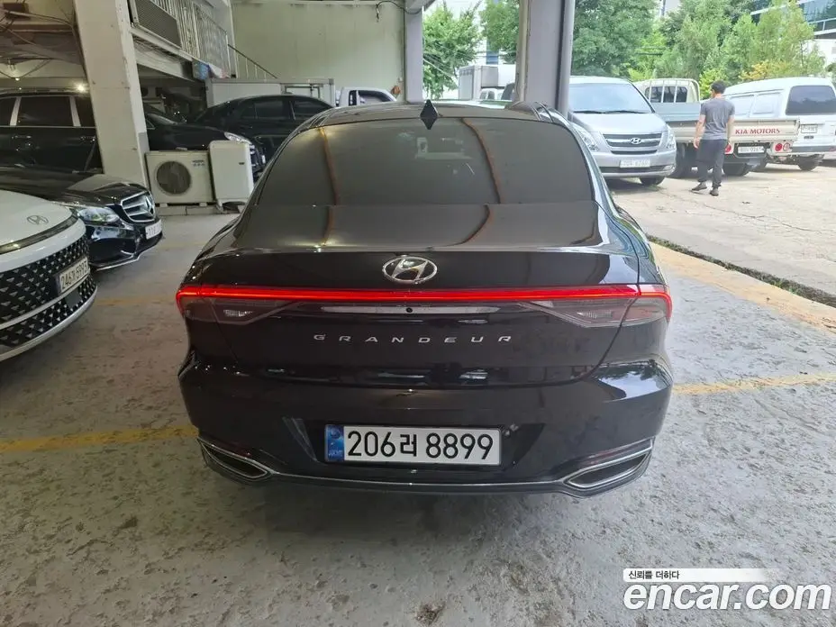 Hyundai Grandeur 2022 2.5 автомат (гидро), фото 3