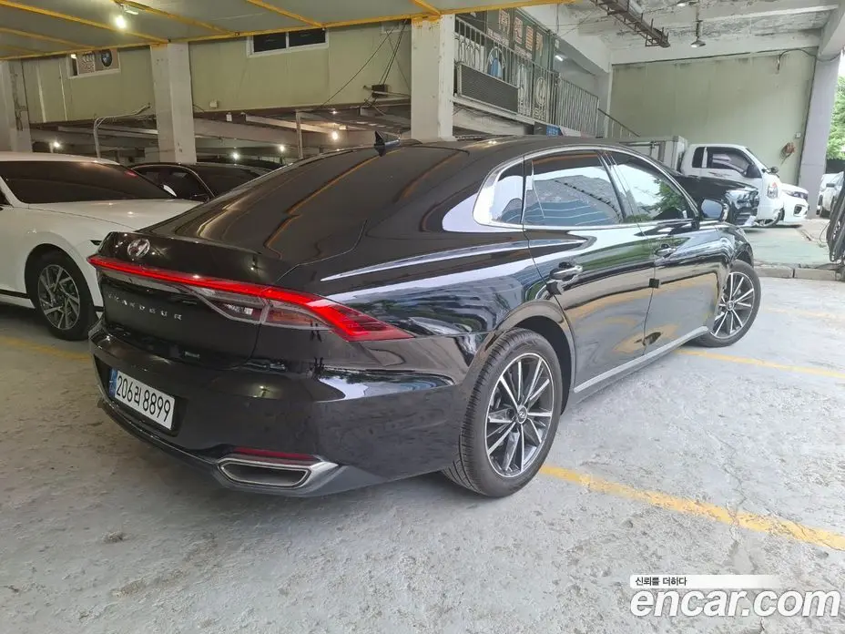 Hyundai Grandeur 2022 2.5 автомат (гидро), фото 4