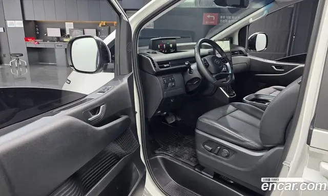 Hyundai Staria 2023 3.5 автомат (гидро), миниатюра 12