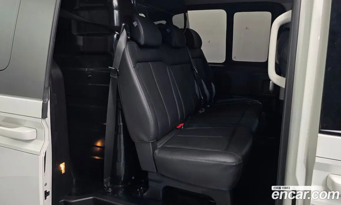 Hyundai Staria 2023 3.5 автомат (гидро), фото 16