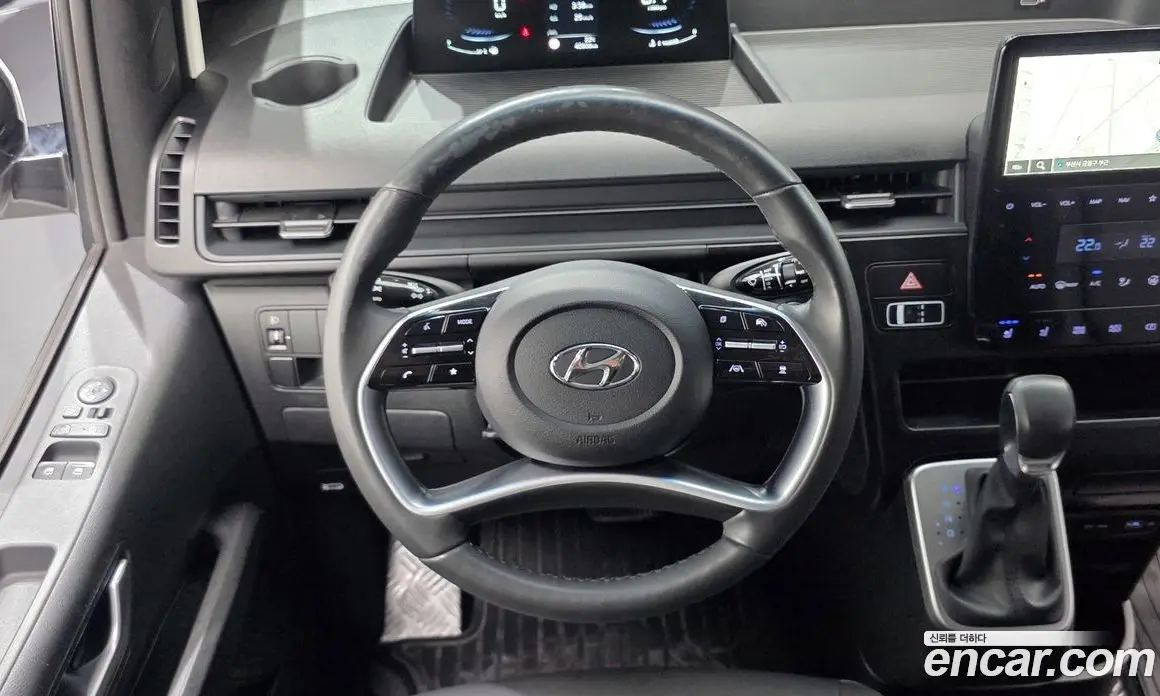 Hyundai Staria 2023 3.5 автомат (гидро), фото 18