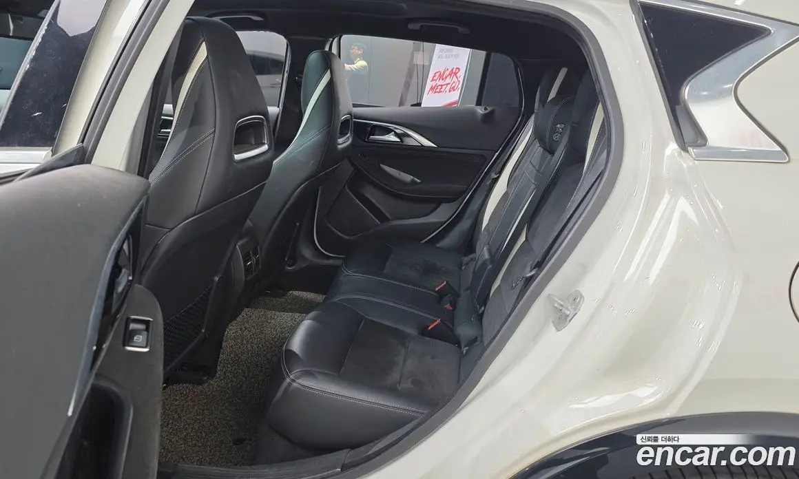 Infiniti Q30 2017 2.0 автомат (гидро), фото 18 Infiniti Q30 2017 2.0 автомат (гидро), фото 18