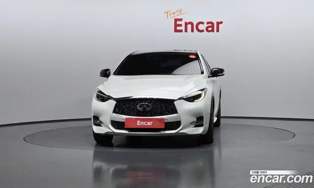 Infiniti Q30 2017 2.0 автомат (гидро), миниатюра 3 Infiniti Q30 2017 2.0 автомат (гидро), миниатюра 3