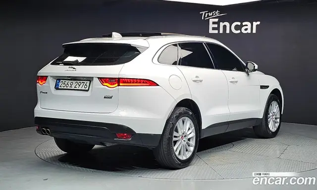 Jaguar F-Pace 2019 2.0 автомат (гидро), миниатюра 2