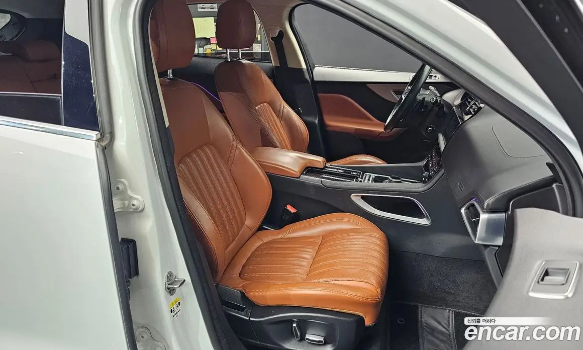 Jaguar F-Pace 2019 2.0 автомат (гидро), фото 11