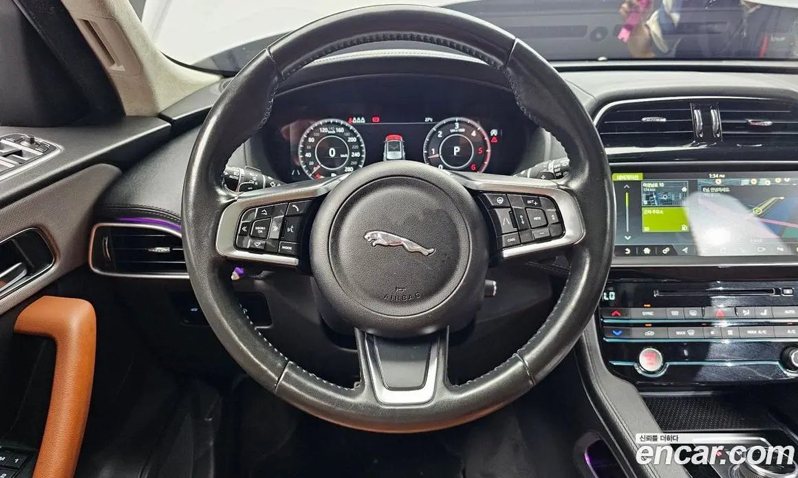 Jaguar F-Pace 2019 2.0 автомат (гидро), фото 13