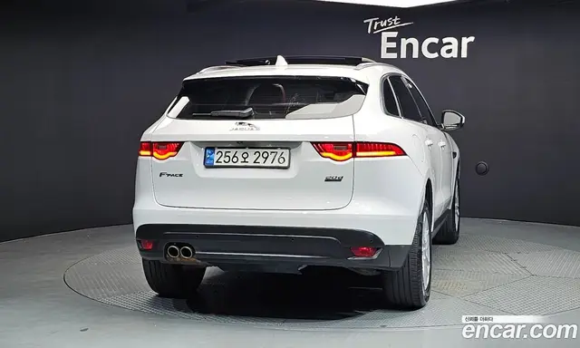 Jaguar F-Pace 2019 2.0 автомат (гидро), миниатюра 4