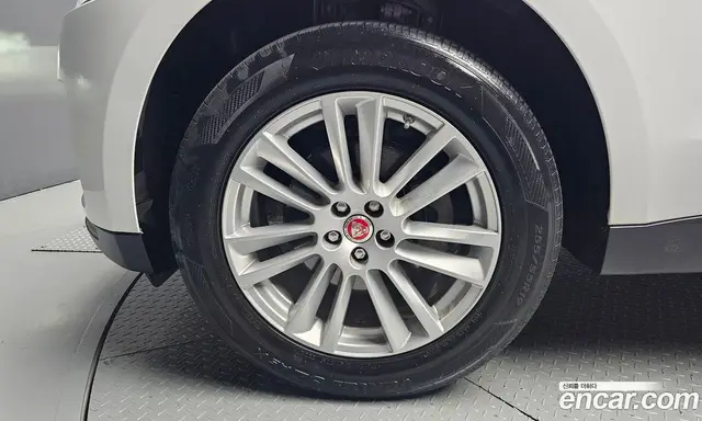 Jaguar F-Pace 2019 2.0 автомат (гидро), миниатюра 5