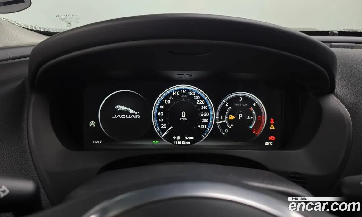 Jaguar XE 2018 2.0 автомат (гидро), фото 11 Jaguar XE 2018 2.0 автомат (гидро), фото 11