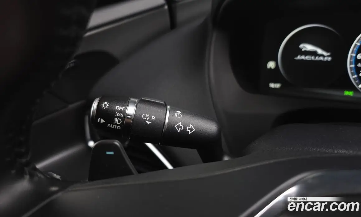 Jaguar XE 2018 2.0 автомат (гидро), фото 22 Jaguar XE 2018 2.0 автомат (гидро), фото 22