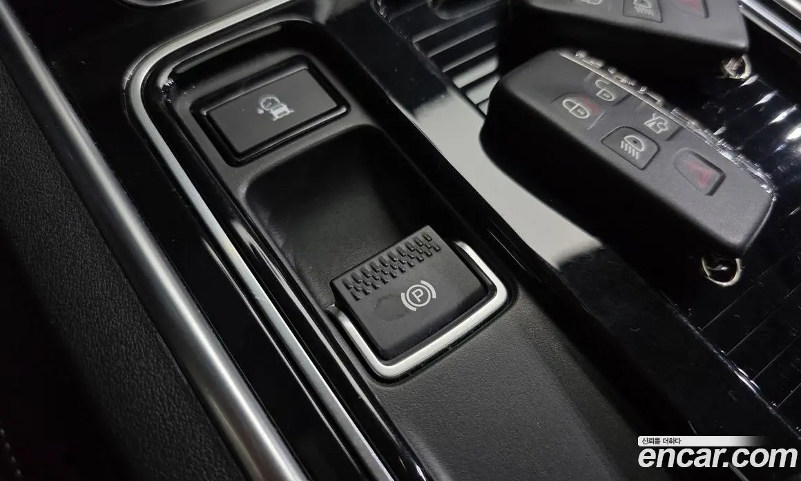 Jaguar XE 2018 2.0 автомат (гидро), фото 27 Jaguar XE 2018 2.0 автомат (гидро), фото 27