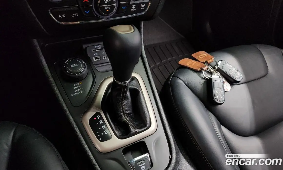 Jeep Cherokee 2016 2.4 автомат (гидро), фото 9