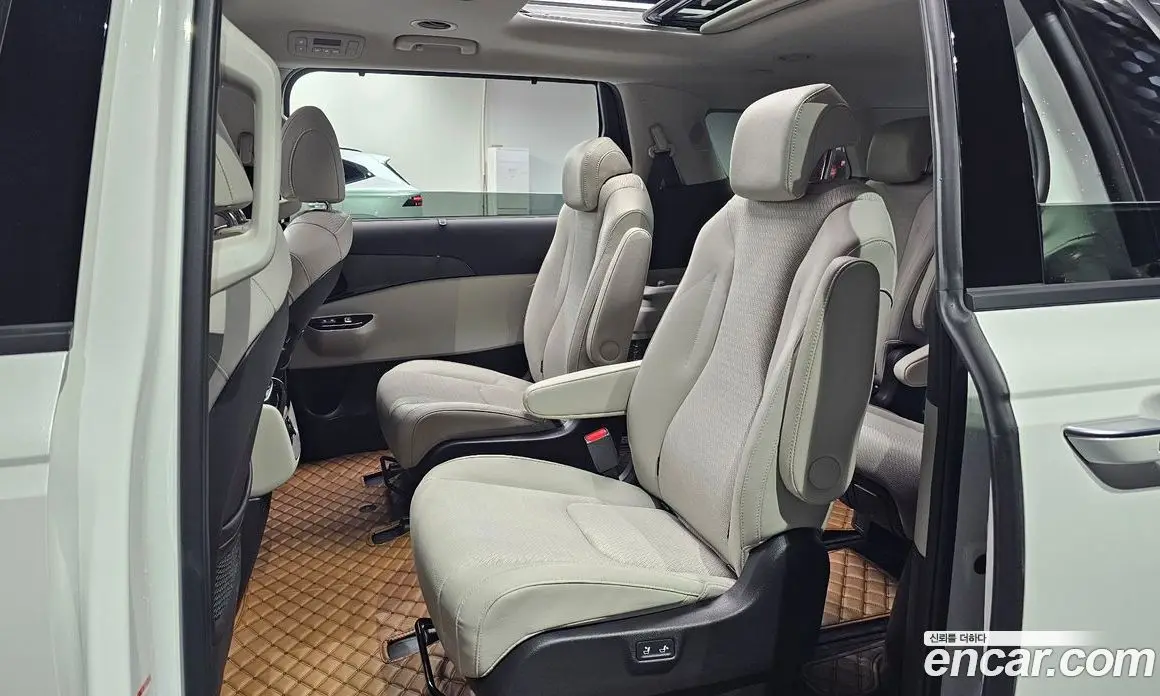 Kia Carnival 2022 2.2 автомат (гидро), фото 18