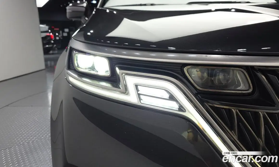 Kia Carnival 2023 2.2 автомат (гидро), фото 8