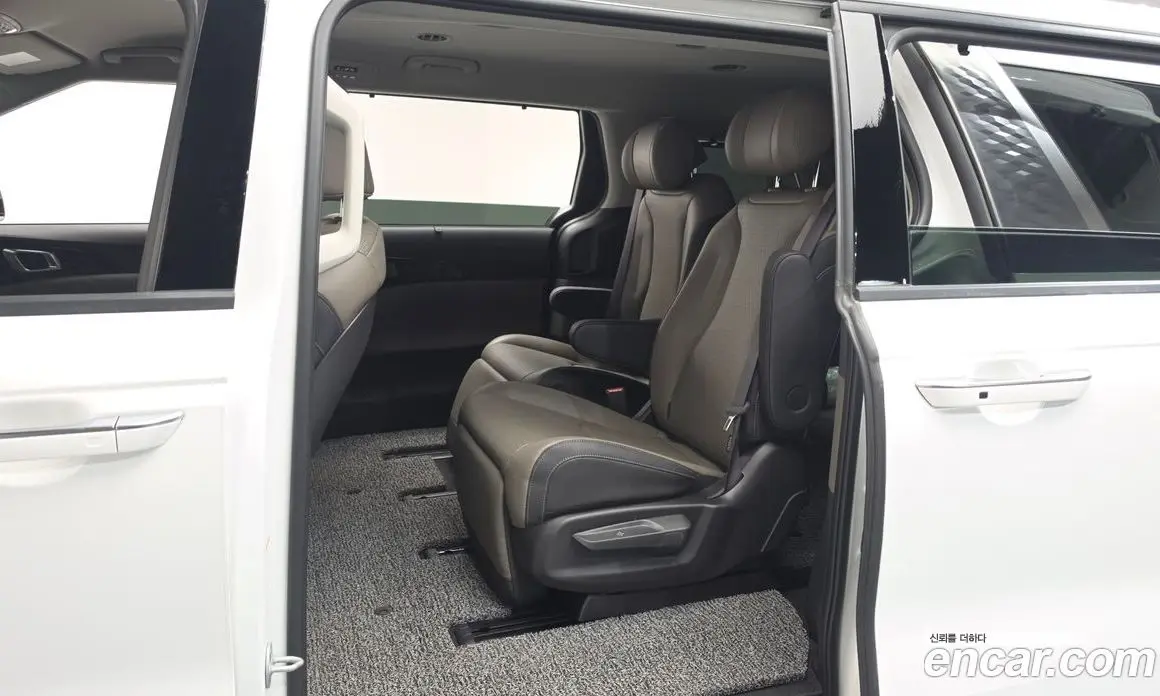 Kia Carnival 2025 2.2 автомат (гидро), фото 18