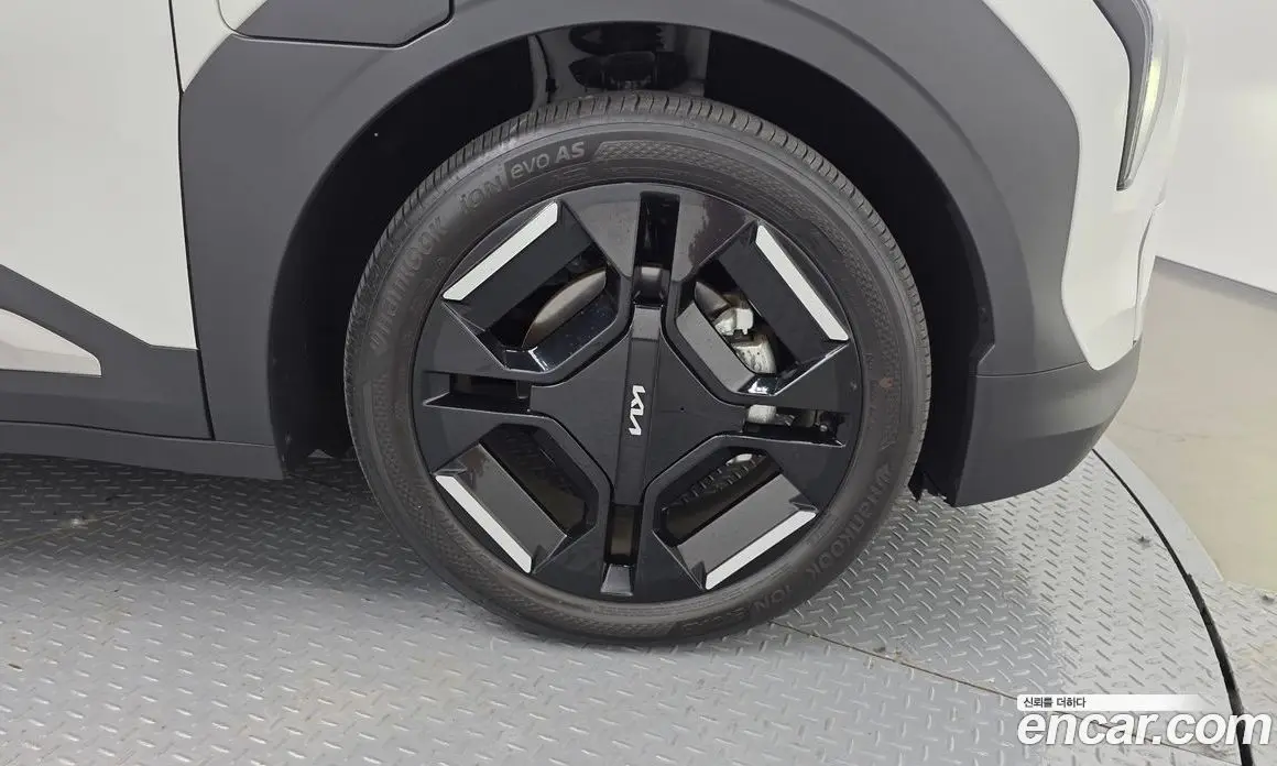 Kia EV3 2024 0.2 автомат (гидро), фото 7