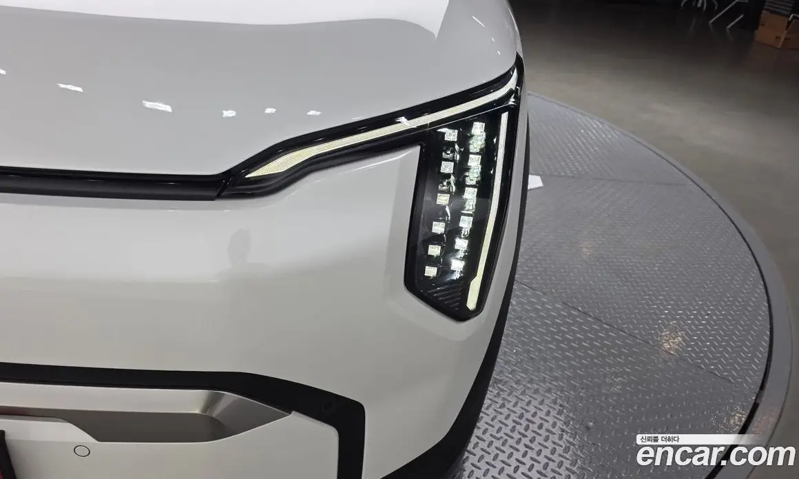 Kia EV3 2024 0.2 автомат (гидро), фото 8