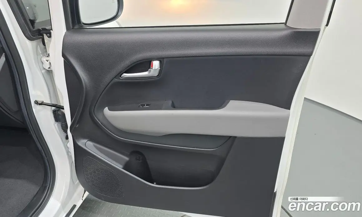 Kia Ray 2024 1.0 автомат (гидро), фото 24