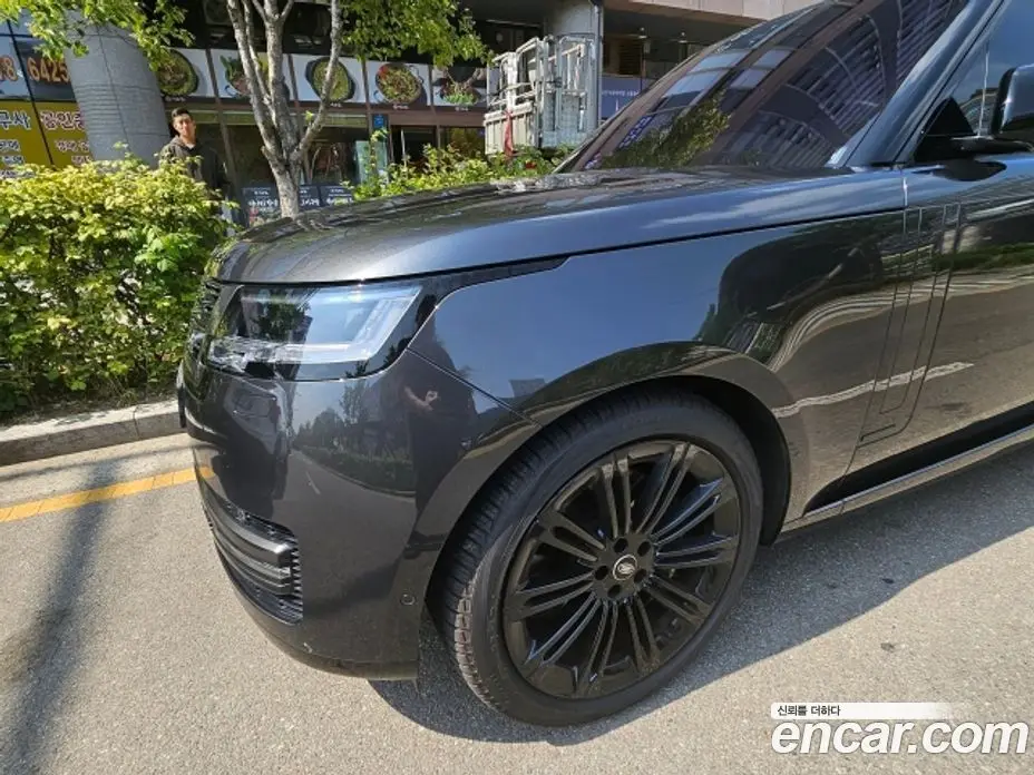Land Rover Range Rover 2023 4.4 автомат (гидро), фото 3