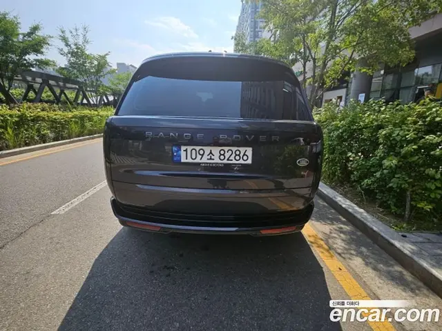 Land Rover Range Rover 2023 4.4 автомат (гидро), миниатюра 5