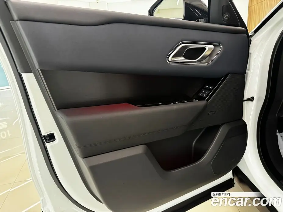 Land Rover Range Rover Velar 2026 2.0 автомат (гидро), фото 12