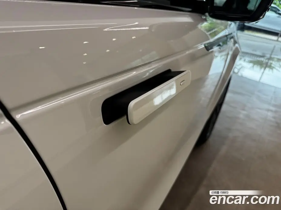 Land Rover Range Rover Velar 2026 2.0 автомат (гидро), фото 13