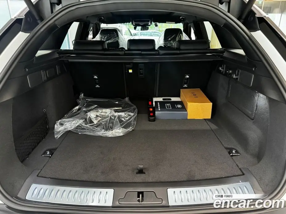 Land Rover Range Rover Velar 2026 2.0 автомат (гидро), фото 16