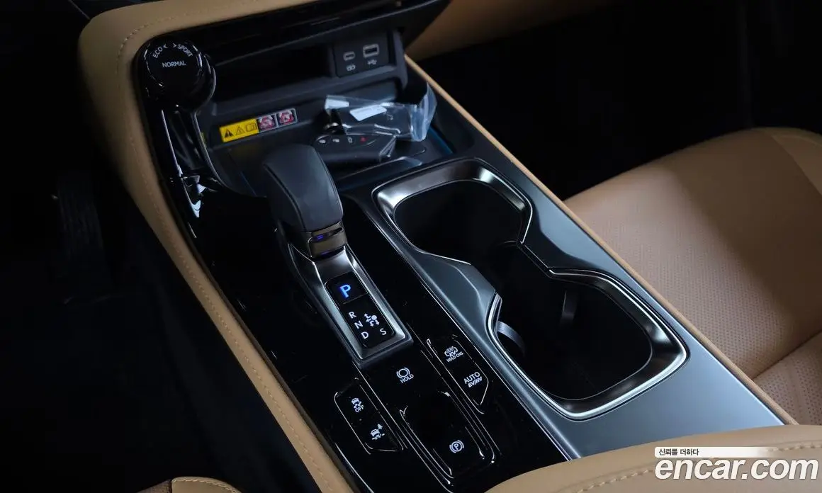 Lexus NX 2025 2.5 автомат (гидро), фото 12 Lexus NX 2025 2.5 автомат (гидро), фото 12