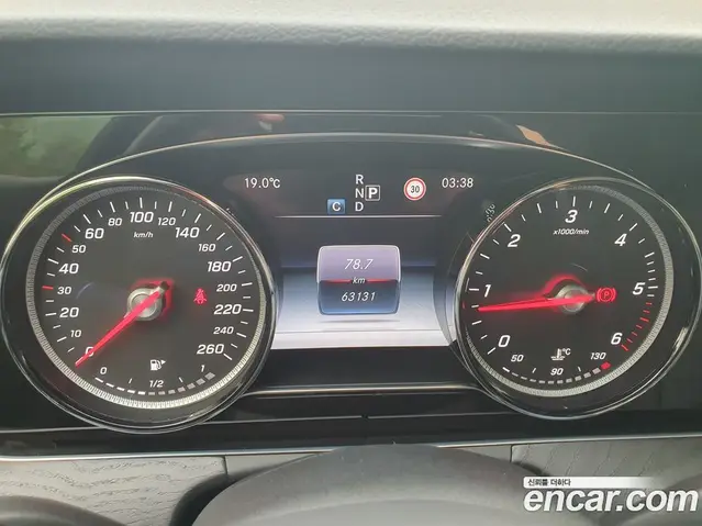 Mercedes-Benz E-Class 2016 1.9 автомат (гидро), миниатюра 11