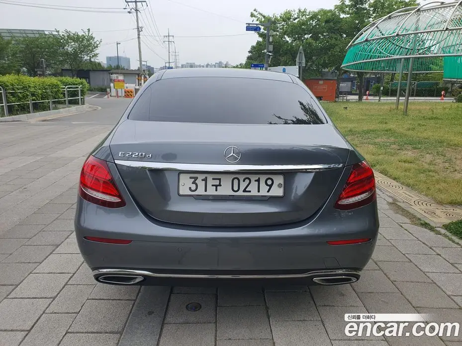Mercedes-Benz E-Class 2016 1.9 автомат (гидро), фото 6