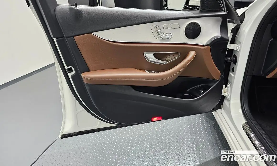Mercedes-Benz E-Class 2020 2.0 автомат (гидро), фото 12