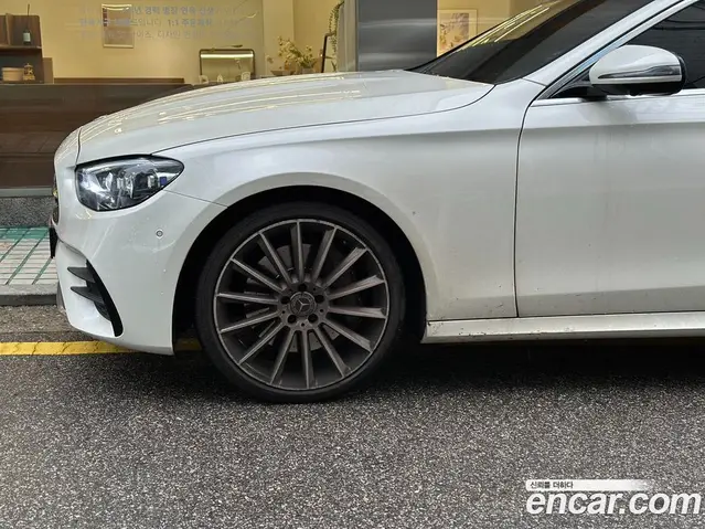 Mercedes-Benz E-Class 2021 2.0 автомат (гидро), миниатюра 5