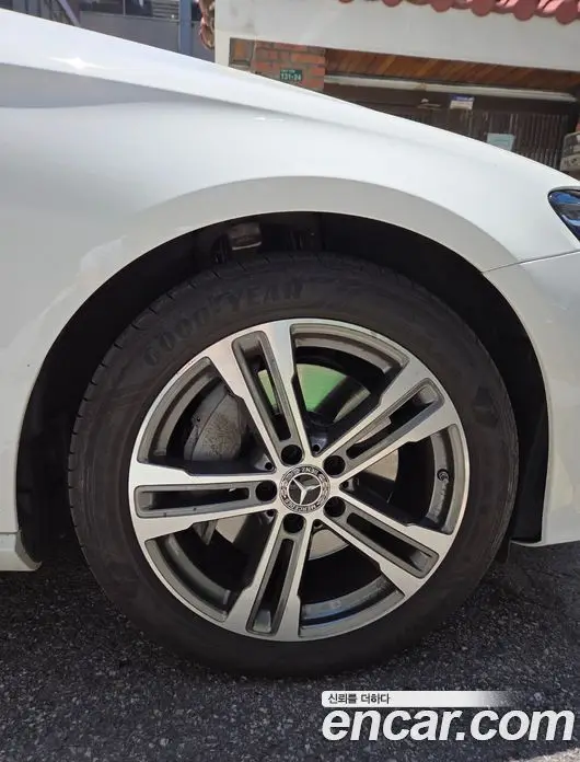 Mercedes-Benz E-Class 2022 2.0 автомат (гидро), фото 5