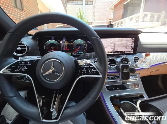 Mercedes-Benz E-Class 2022 2.0 автомат (гидро), миниатюра 7