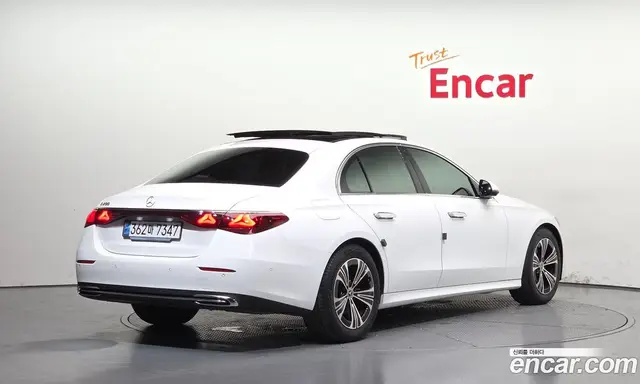 Mercedes-Benz E-Class 2024 2.0 автомат (гидро), миниатюра 2