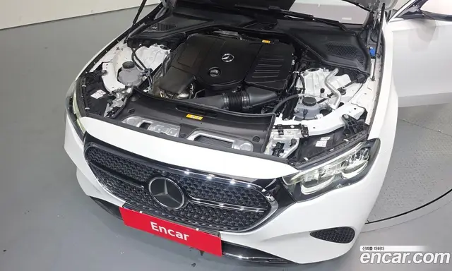 Mercedes-Benz E-Class 2024 2.0 автомат (гидро), миниатюра 6
