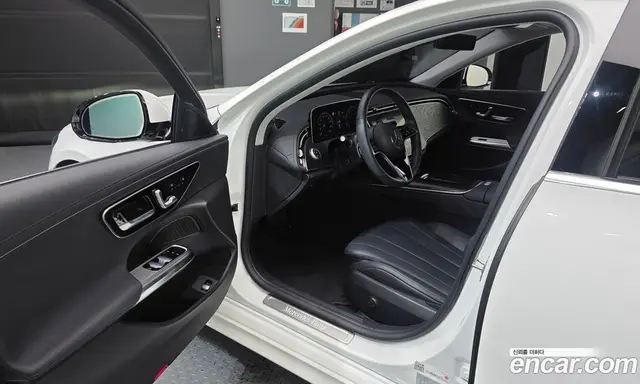 Mercedes-Benz E-Class 2024 2.0 автомат (гидро), миниатюра 10