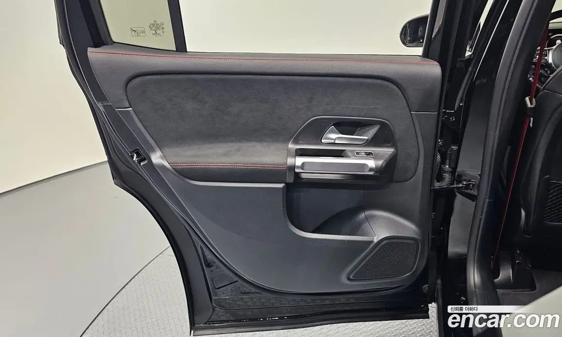Mercedes-Benz GLB-Class 2022 2.0 автомат (гидро), фото 15