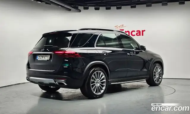 Mercedes-Benz GLE-Class 2023 2.0 автомат (гидро), миниатюра 2