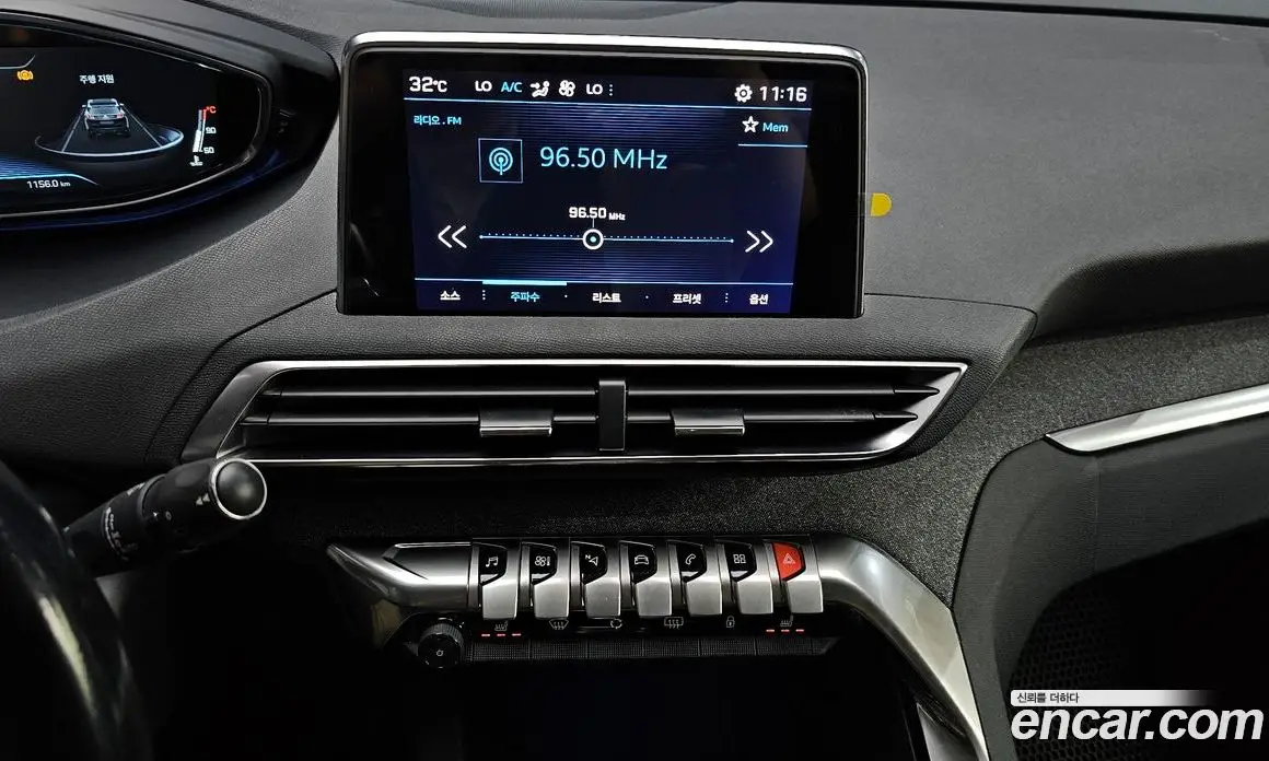 Peugeot 3008 2018 1.6 автомат (гидро), фото 13