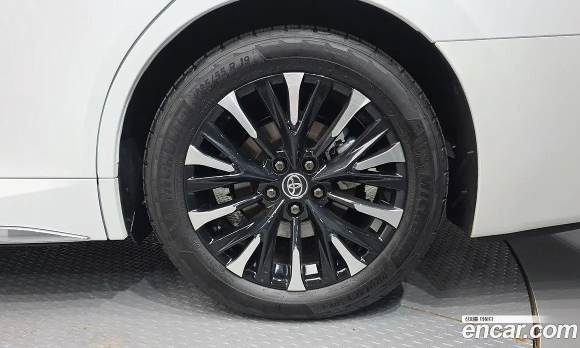 Toyota Alphard 2025 2.5 автомат (гидро), фото 7 Toyota Alphard 2025 2.5 автомат (гидро), фото 7