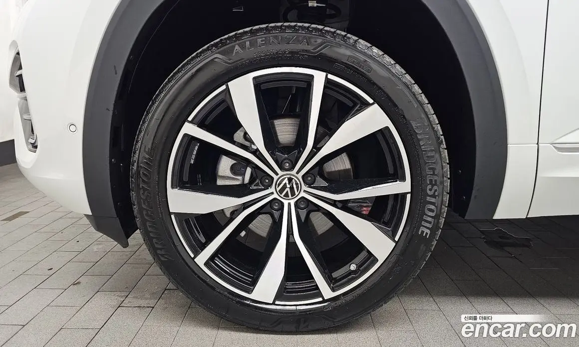 Volkswagen Atlas 2025 2.0 автомат (гидро), фото 5