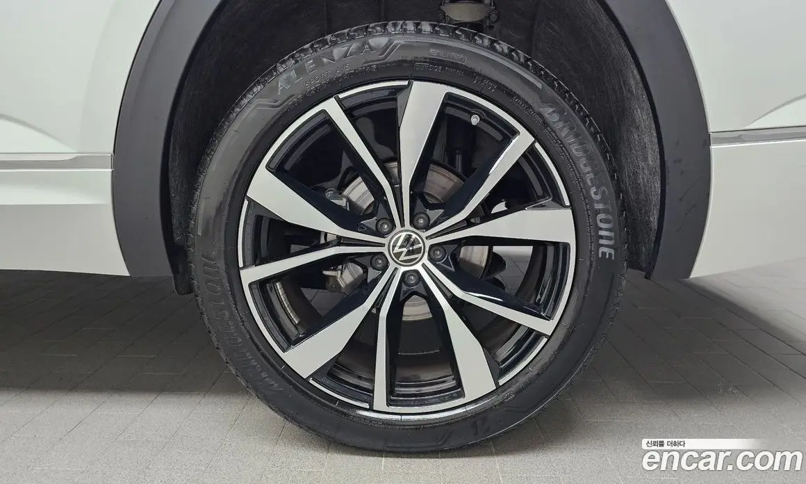 Volkswagen Atlas 2025 2.0 автомат (гидро), фото 7