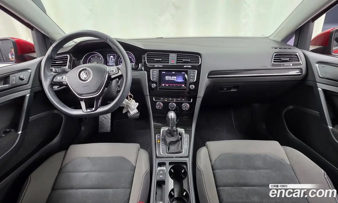 Volkswagen Golf 2013 1.6 автомат (гидро), фото 7